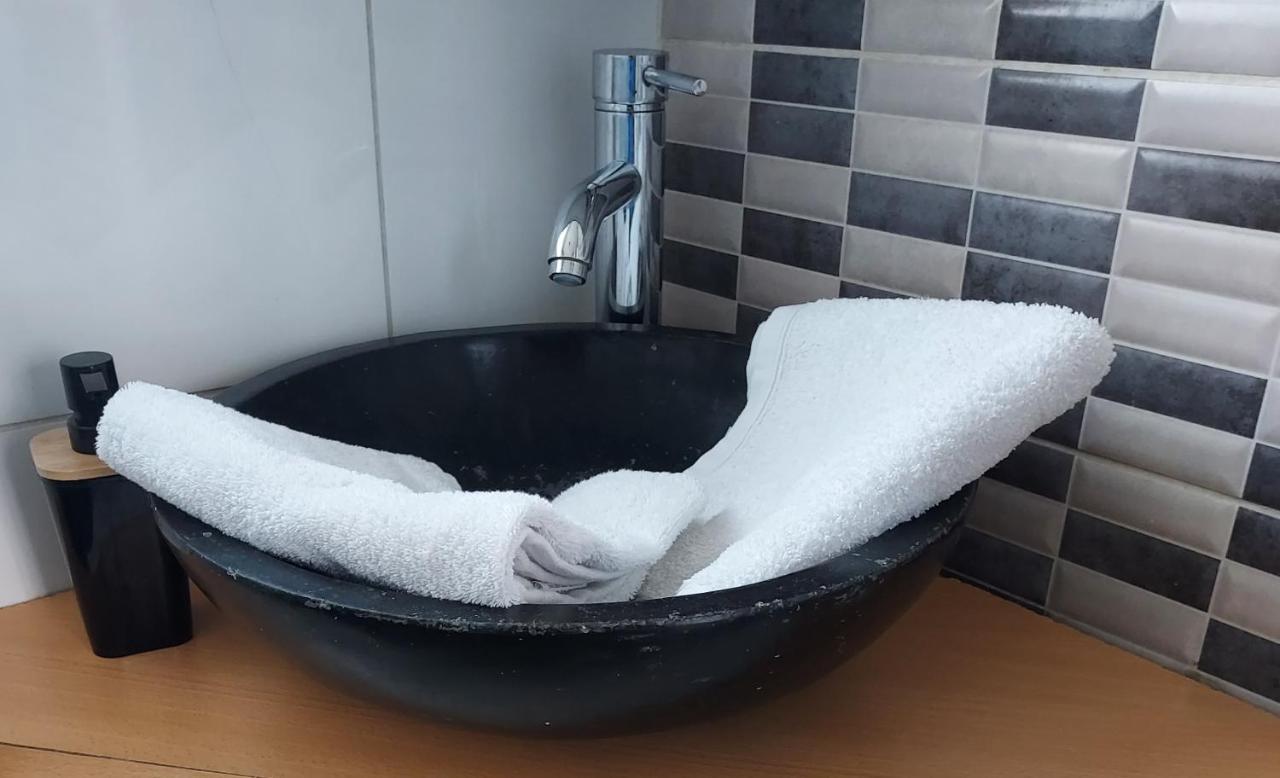 Appartement Meuble Avec Deux Chambres Moulins  Eksteriør billede
