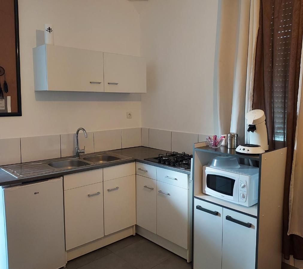 Appartement Meuble Avec Deux Chambres Moulins  Eksteriør billede
