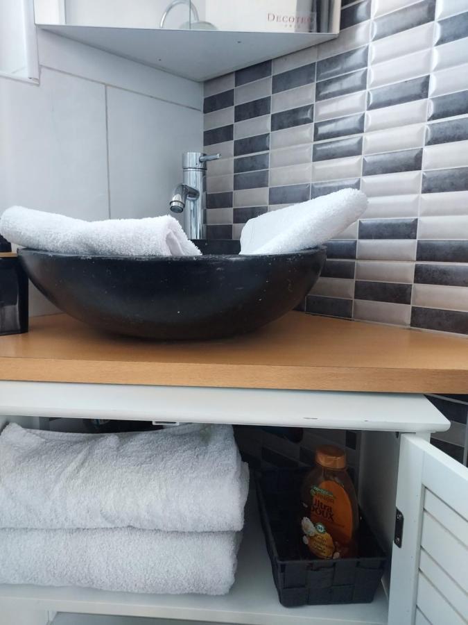 Appartement Meuble Avec Deux Chambres Moulins  Eksteriør billede