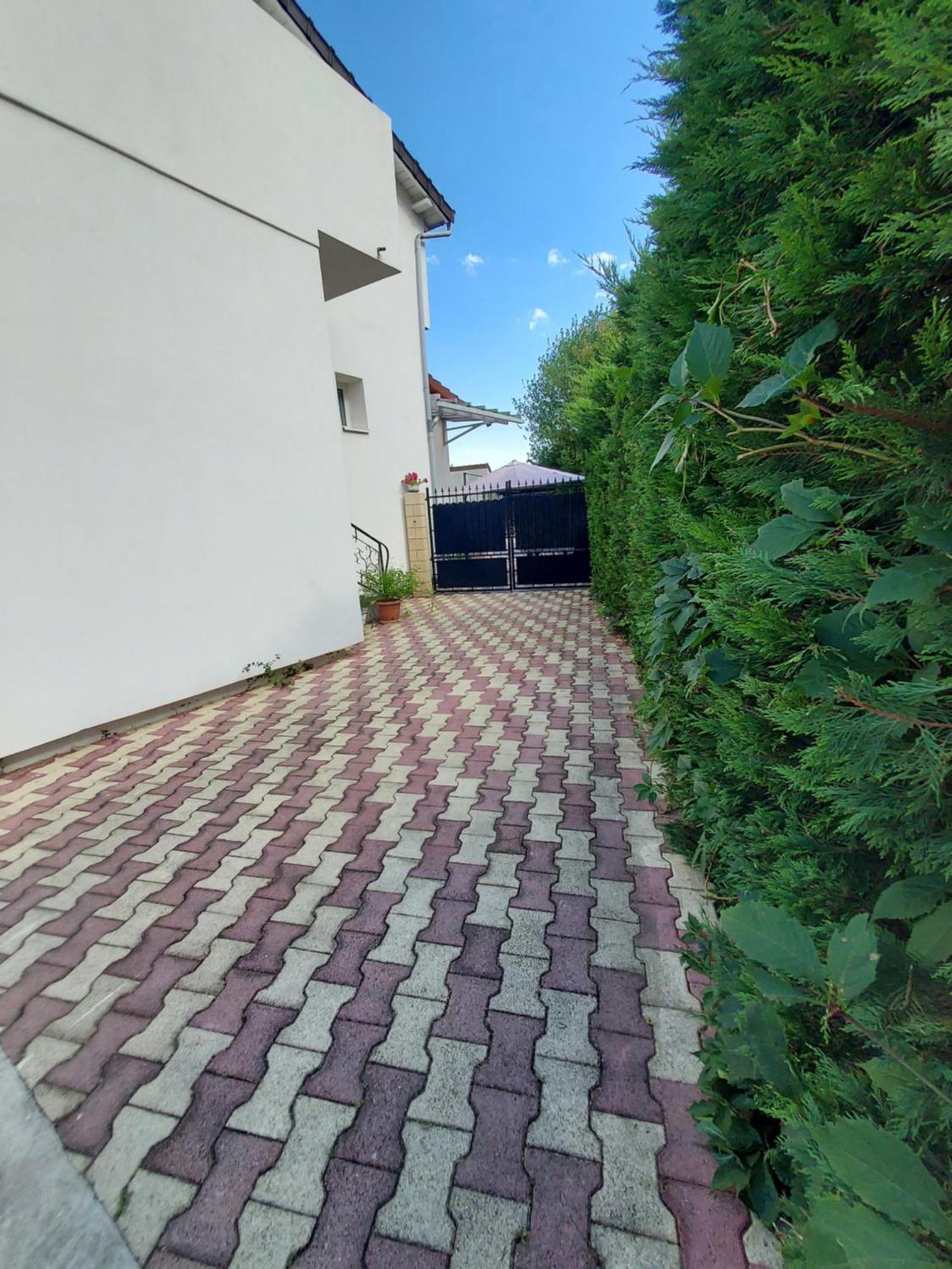 Appartement Meuble Avec Deux Chambres Moulins  Eksteriør billede